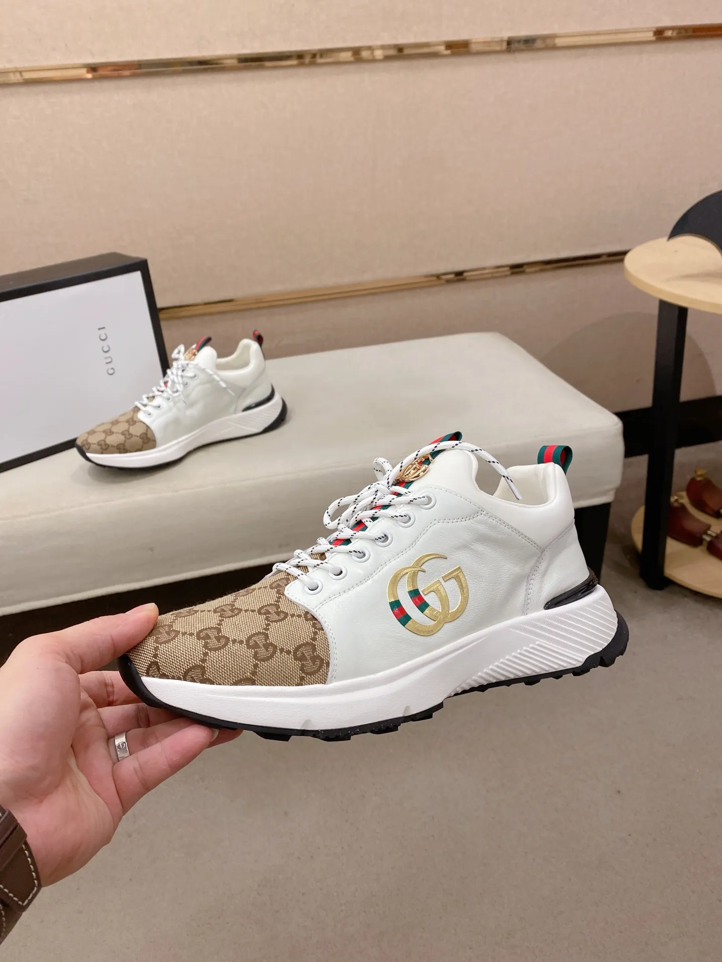 Men's clothing and shoes💰:462💰 (GUCCI) The latest model from the official website🎁🎁Casual and fashionable men's shoes👟, hot style💥The version is simple and elegant, exclusive for trendy men. The unique latest brand elements from the official website👑Original Gucci decoration, fashionable and generous, the fabric is original cowhide ✅Mesh breathable lining, the official website specifies wear-resistant casual outsole, the classic model is taken in kind at the counter🎬38-44 (can be customized for 45 non-refundable)